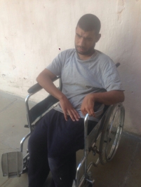 فرع مدينة الصدر:حسين ثجيل يحصل على كرسي متحرك من احد المحسنين