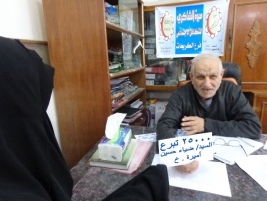 فرع الكريعات : السيد/ ضياء حسين يتبرع لأحدى الارامل 