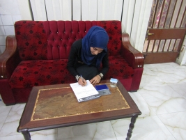 فرع البصرة : الصندوق الخيري يدعم مشروع  المتعففة/ ساره محسن محمود للخياطة بمنحها ماكنة صناعية جديدة.